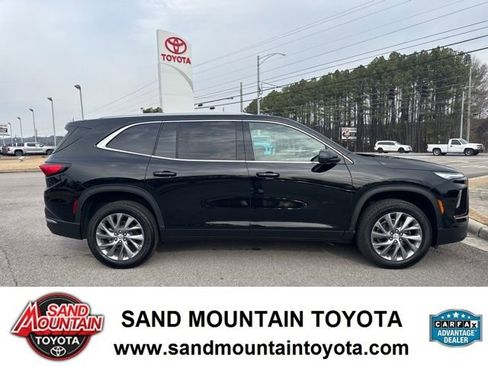 Used 2025 Buick Enclave Preferred image 2