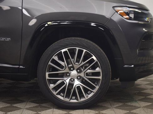 Used 2022 Jeep Compass Limited w/ Elite Group AWD/4WD image 32