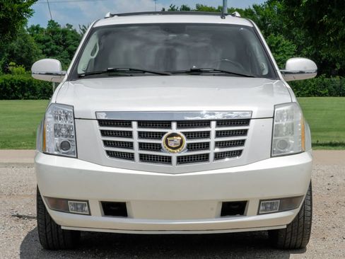 Used 2007 Cadillac Escalade EXT w/ Information Package AWD/4WD image 7