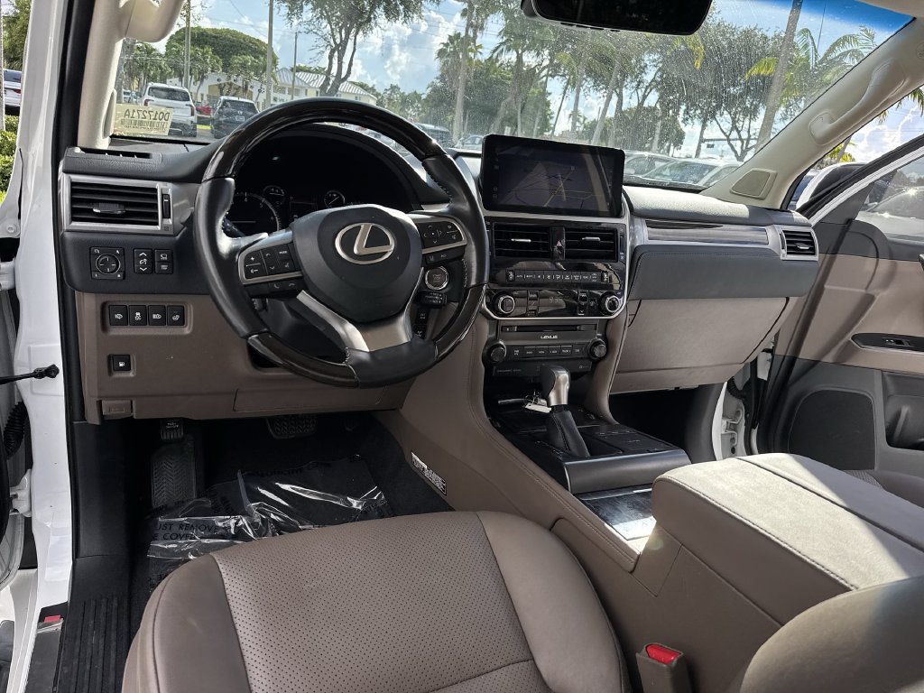 Used 2023 Lexus GX 460 Luxury w/ Accessory Package AWD/4WD image 35