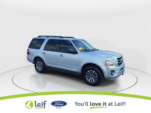 Used 2015 Ford Expedition XLT image 2