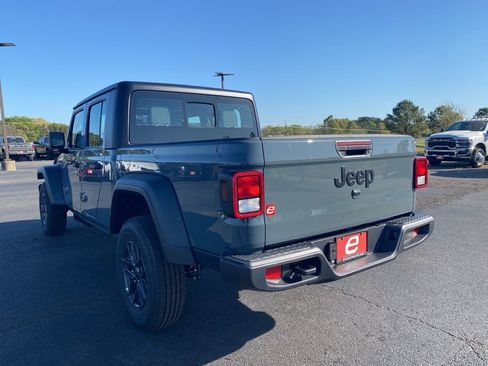 New 2026 Jeep Gladiator Sport AWD/4WD image 5