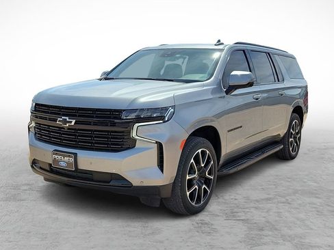 Used 2023 Chevrolet Suburban RST w/ Sport Performance Package AWD/4WD image 4