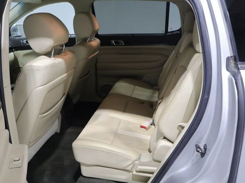 Used 2019 Lincoln MKT AWD image 20