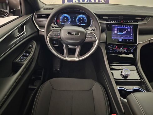 New 2026 Jeep Grand Cherokee L Laredo image 16