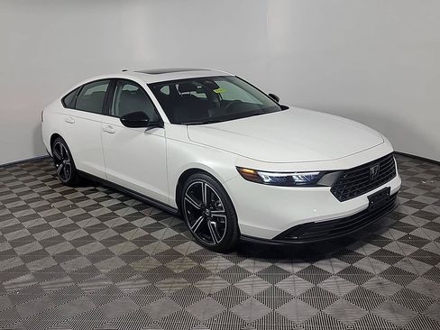 Certified 2026 Honda Accord SE image 1