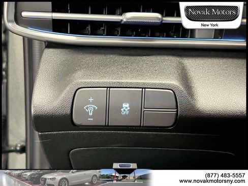 Used 2025 Hyundai Elantra Limited FWD image 23