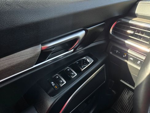 Used 2022 Kia Telluride EX w/ EX Premium Package image 21