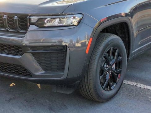 New 2026 Jeep Grand Cherokee Altitude AWD/4WD image 9