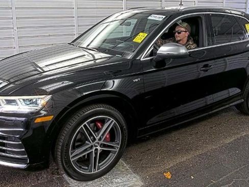 Used 2018 Audi SQ5 Prestige w/ Prestige Package image 1