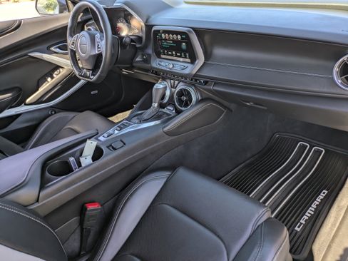 Used 2018 Chevrolet Camaro LT image 12