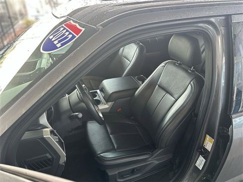 Certified 2022 Ford F250 Lariat w/ Black Appearance Package image 12