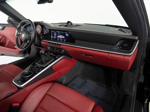 Certified 2021 Porsche 911 Targa 4S image 34