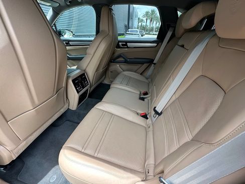 Certified 2023 Porsche Cayenne AWD/4WD image 35