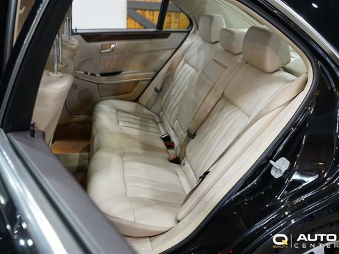 Used 2014 Mercedes-Benz E 250 E 250 Base BlueTEC® 4MATI image 32