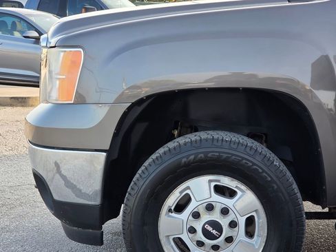 Used 2013 GMC Sierra 2500 SLE w/ SLE Preferred Package image 5