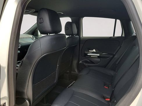 Used 2025 Mercedes-Benz GLA 250 image 9