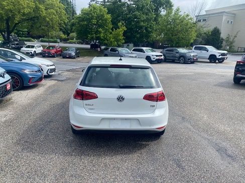 Used 2016 Volkswagen Golf 4-Door FWD image 5
