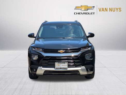 Used 2023 Chevrolet TrailBlazer LT FWD image 2