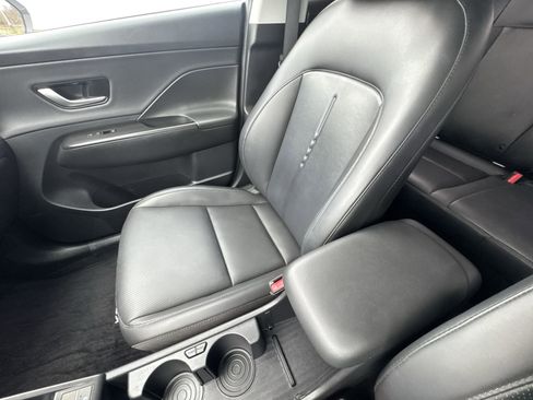 Used 2024 Hyundai Kona Limited image 21