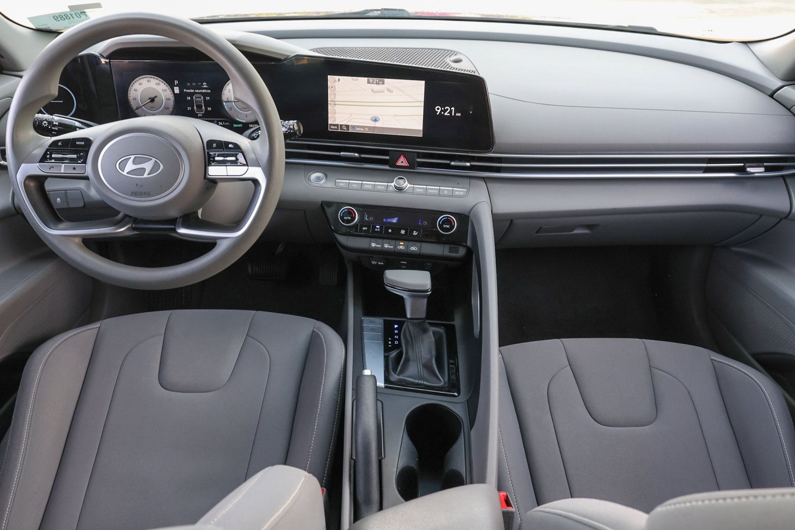 Used 2024 Hyundai Elantra SEL FWD image 2