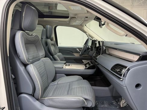 Used 2022 Lincoln Navigator Black Label AWD/4WD image 12