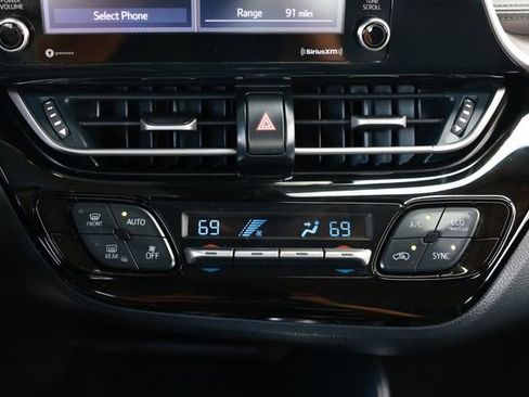 Used 2021 Toyota C-HR LE image 34