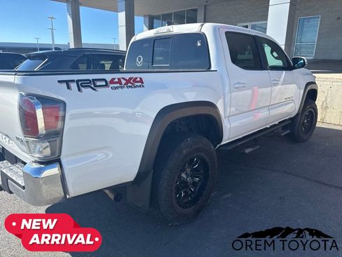 Used 2020 Toyota Tacoma TRD Off-Road AWD/4WD image 19
