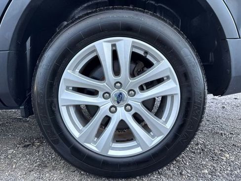 Used 2019 Ford Explorer XLT w/ Class III Trailer Tow Package image 27