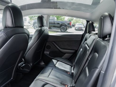 Used 2022 Tesla Model Y Performance AWD/4WD image 19