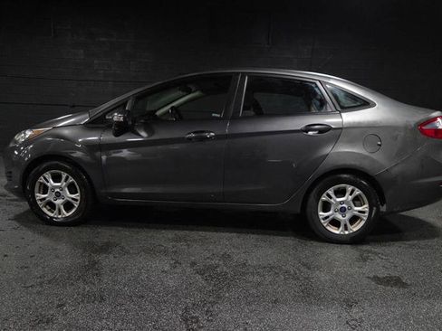 Used 2015 Ford Fiesta SE w/ Comfort Package image 2