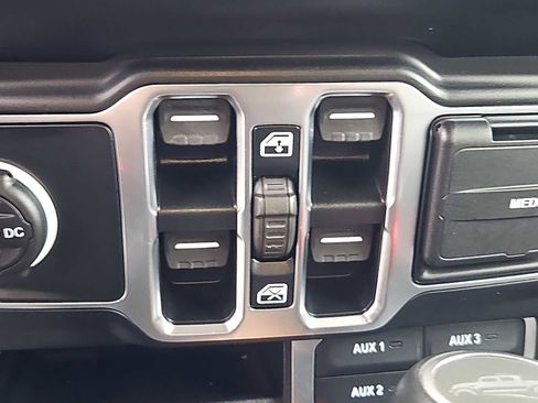 Used 2021 Jeep Gladiator Overland AWD/4WD image 29
