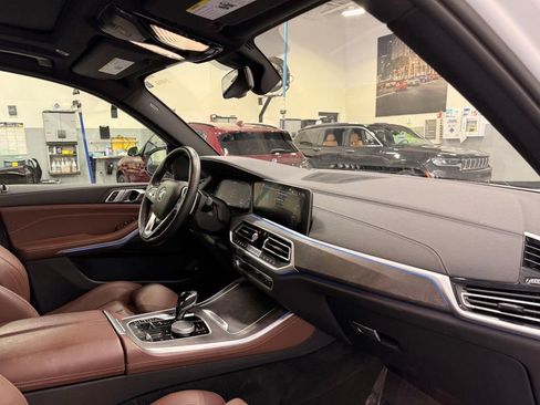 Used 2022 BMW X5 xDrive45e w/ Climate Comfort Package AWD/4WD image 29