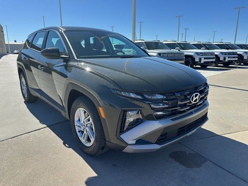 New 2026 Hyundai Tucson SE image 2