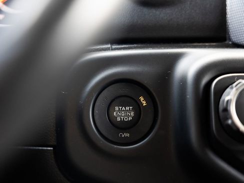 Used 2018 Jeep Wrangler Unlimited Sahara AWD/4WD image 18