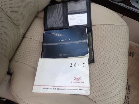 Used 2007 Kia Amanti w/ Leather Pkg FWD image 22