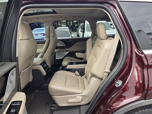 Used 2020 Lincoln Aviator Reserve w/ Equipment Group 201A image 14