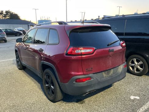 Used 2016 Jeep Cherokee Sport w/ Cold Weather Group image 6