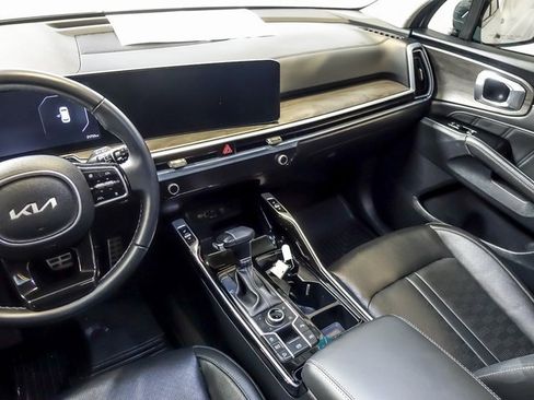 Used 2024 Kia Sorento SX image 19