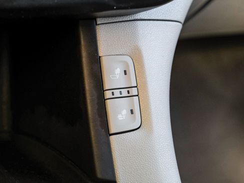 Used 2018 GMC Acadia SLT image 45