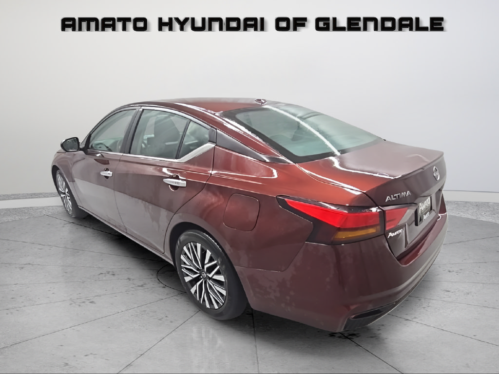 Used 2024 Nissan Altima 2.5 SV FWD image 4