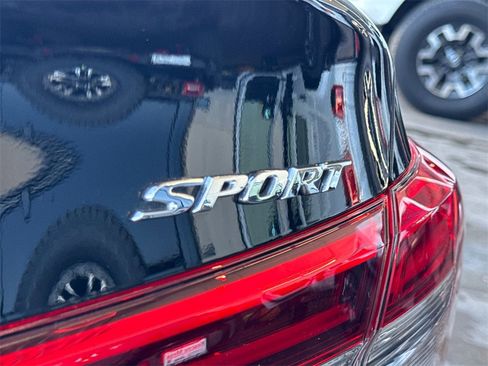 Used 2023 Honda Civic Sport image 9