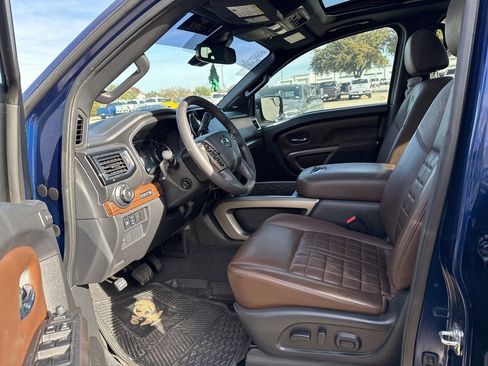 Used 2022 Nissan Titan Platinum Reserve w/ Moonroof Package image 10