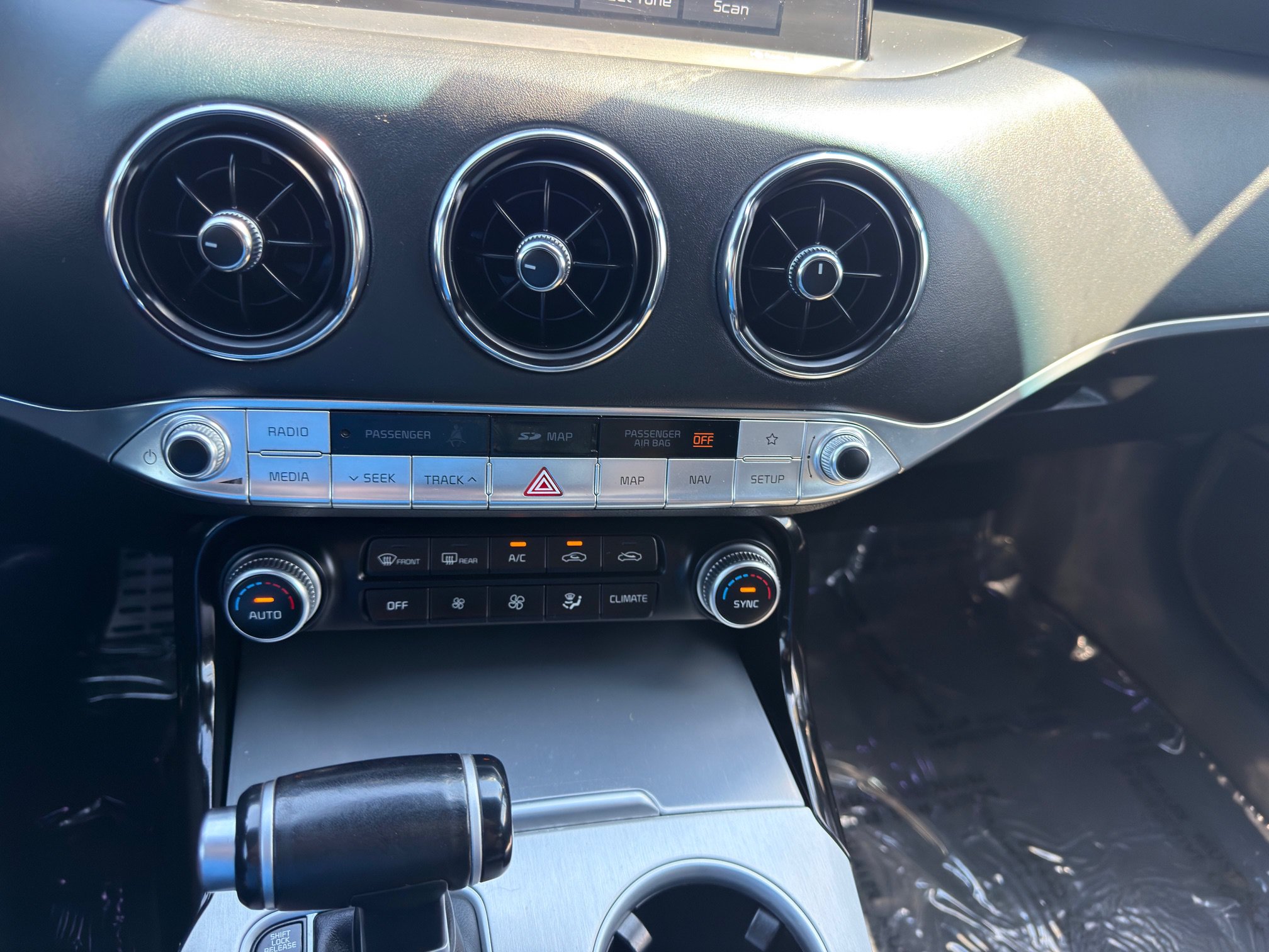 Used 2019 Kia Stinger GT1 RWD image 32