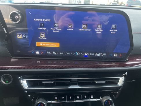 Used 2025 Chevrolet Traverse RS w/ LPO, Floor Liner Package image 31