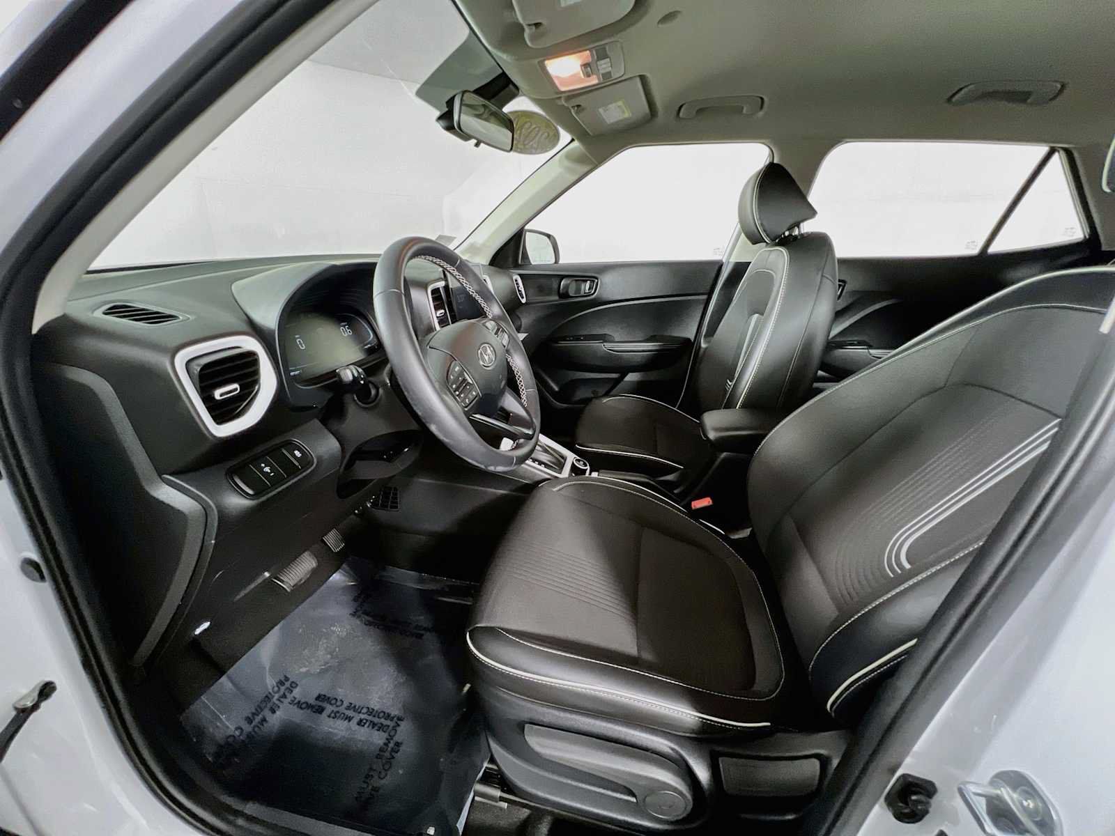 Certified 2024 Hyundai Venue Limited FWD image 21
