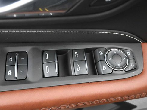 Used 2023 GMC Yukon XL Denali Ultimate AWD/4WD image 22