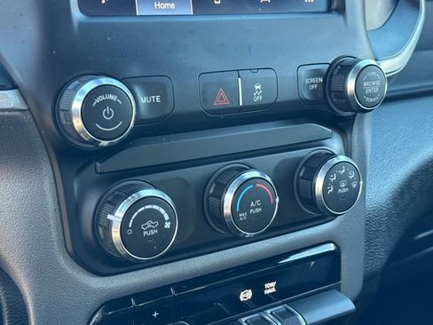 Used 2022 RAM 2500 Big Horn w/ Cold Weather Group image 19