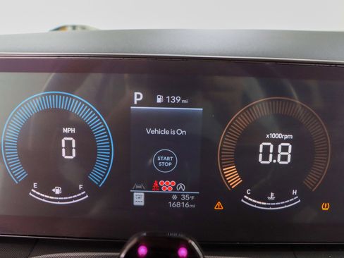 Used 2024 Hyundai Santa Fe SEL image 15