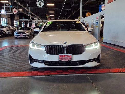 Used 2021 BMW 530i xDrive w/ Convenience Package AWD/4WD image 2